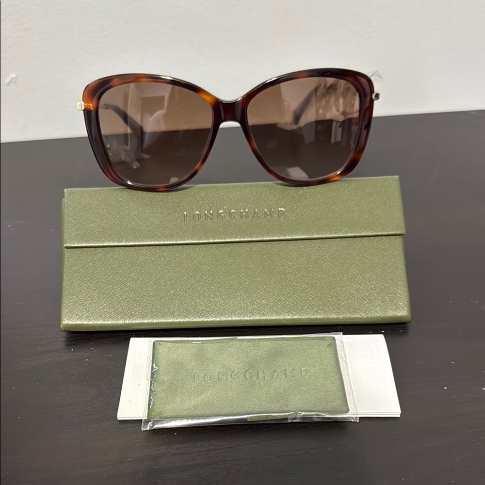 NEW Longchamp Gradient Lens Butterfly Sunglasses Tortoiseshell Cat-Eye